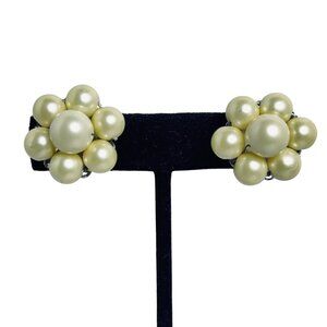 Vintage Marvella Silver Tone With Pale Yellow Cluster Clip On Earrings (5777)